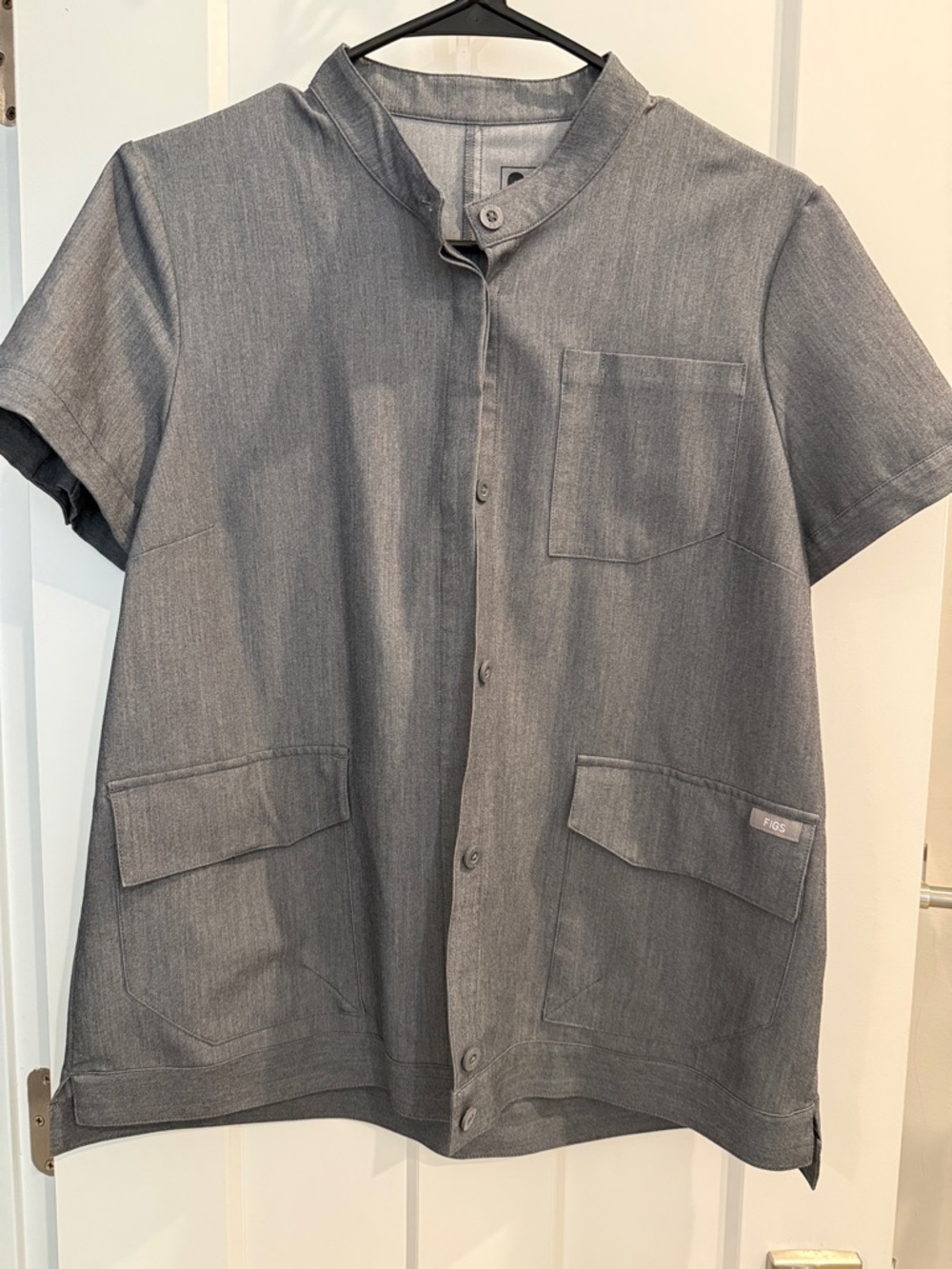 Figs Short-Sleeve Shirt Jacket in Gray